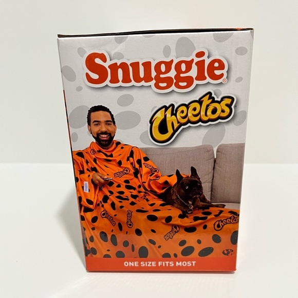 Snuggie Cheetos Super Soft Fleece Blanket With Sleeves - Picture 4 of 5